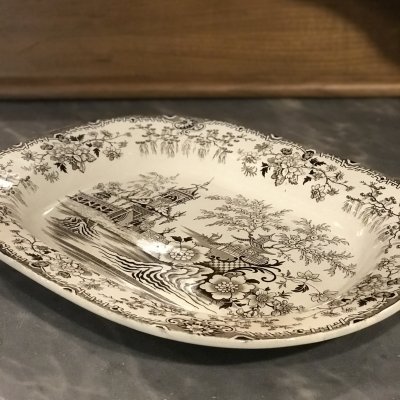 Serving platter with chinese decorations