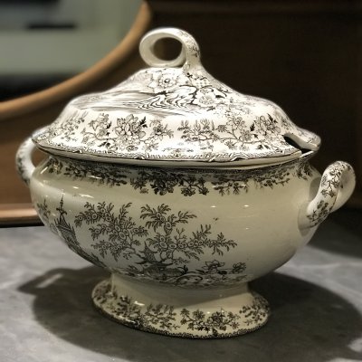 Vintage tureen with chinese decorations