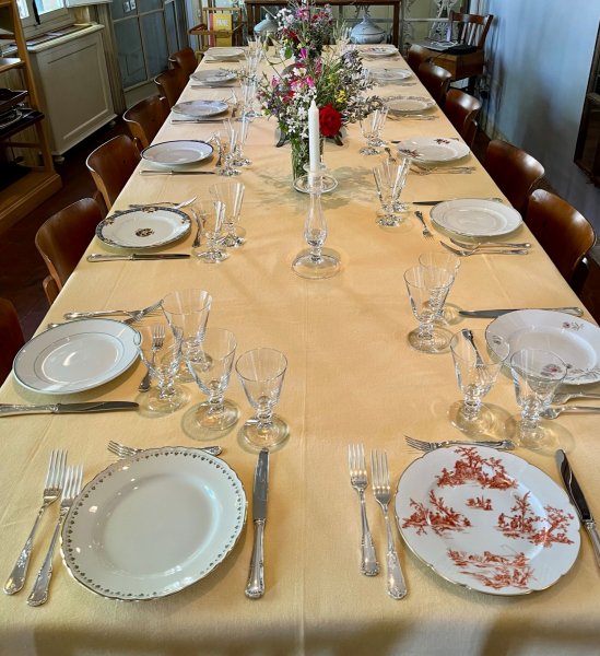 PRIVATE LUNCH