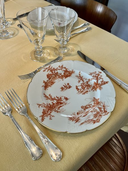 PRIVATE LUNCH