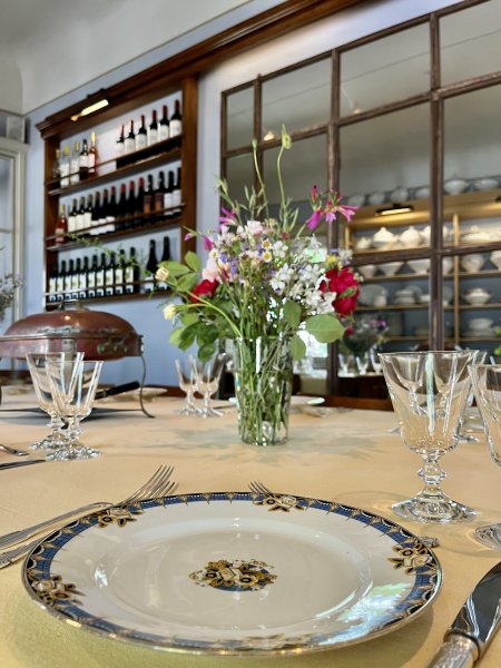 PRIVATE LUNCH