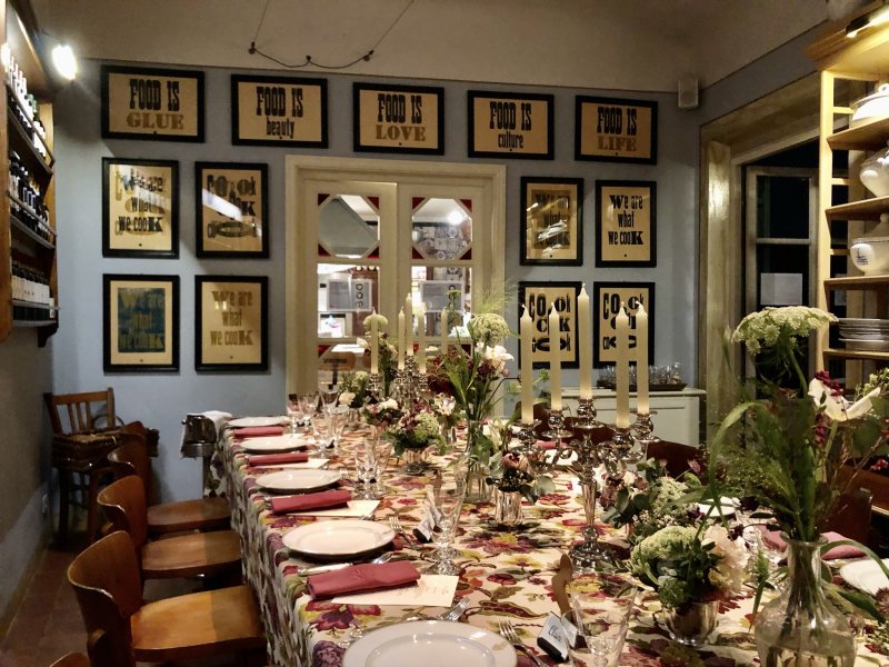 PRIVATE LUNCH