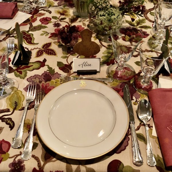 PRIVATE LUNCH