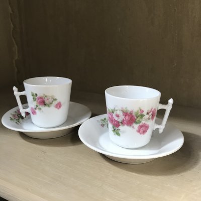 Set vintage da caffè con fiorellini