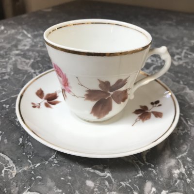 Vintage coffee set with leaves and flowers