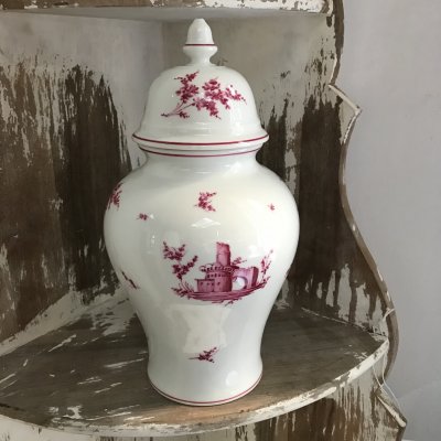 Potiche vintage vase with lid