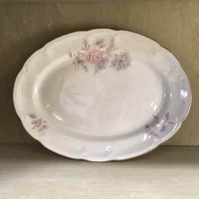 Vintage oval serving platter with flowers decoration