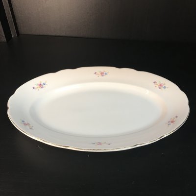 Vintage oval tray with flower decoration