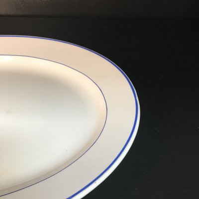 Vassoio ovale vintage con filetto e bordo blu