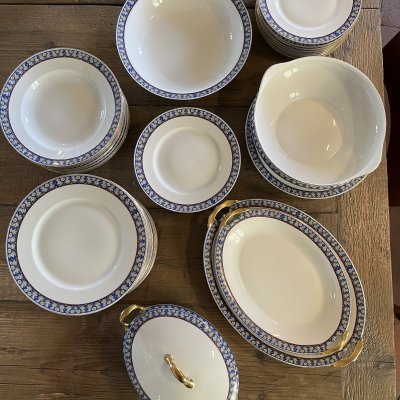 Vintage table set with decorated blue band