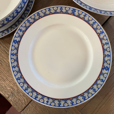 Vintage table set with decorated blue band